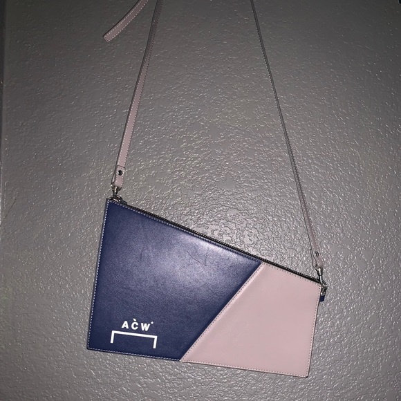 A-Cold-Wall Shoulder Bag - Picture 2 of 8